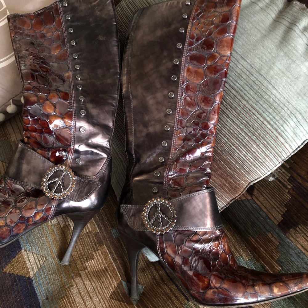 Donald Pliner boots